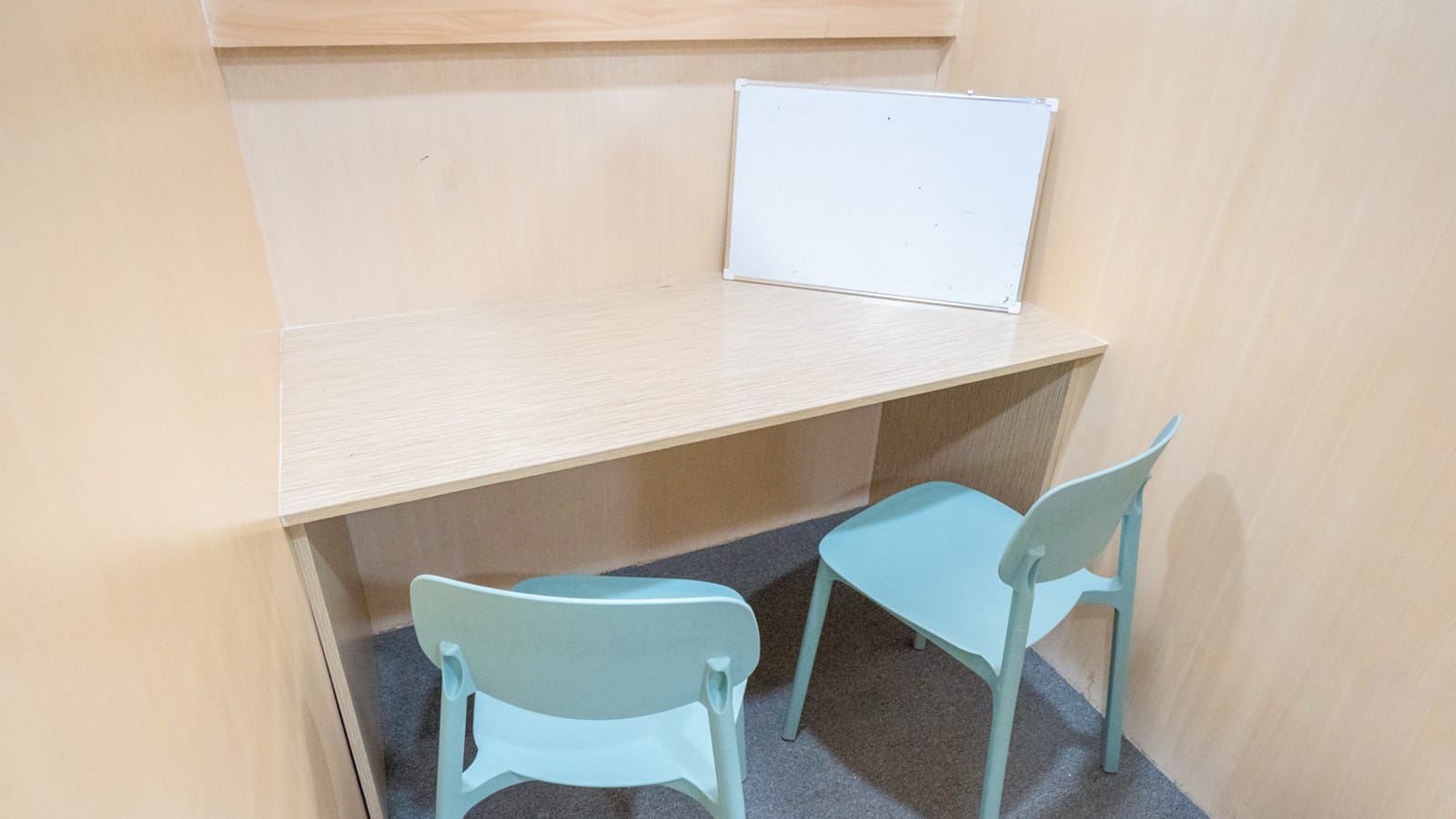 Phong học 1:1 trường Anh Ngữ CELLA (Premium Campus)