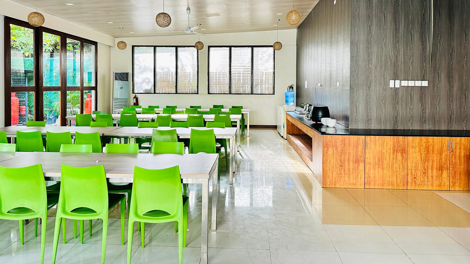 Canteen trường Anh ngữ CELLA