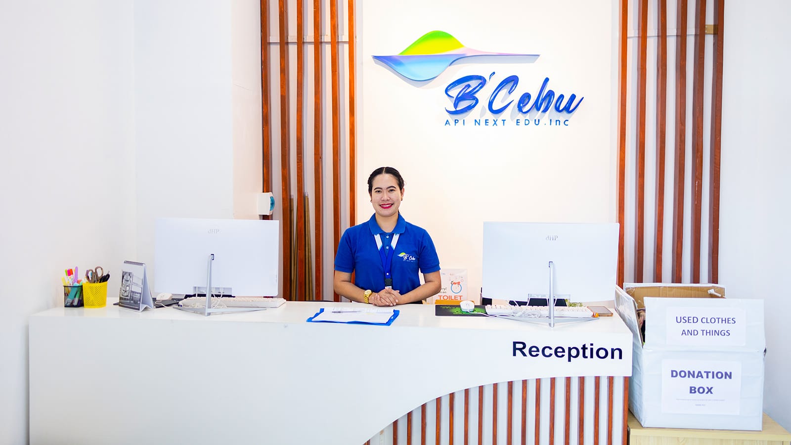 Khu vực lễ tân trường Anh ngữ B'Cebu