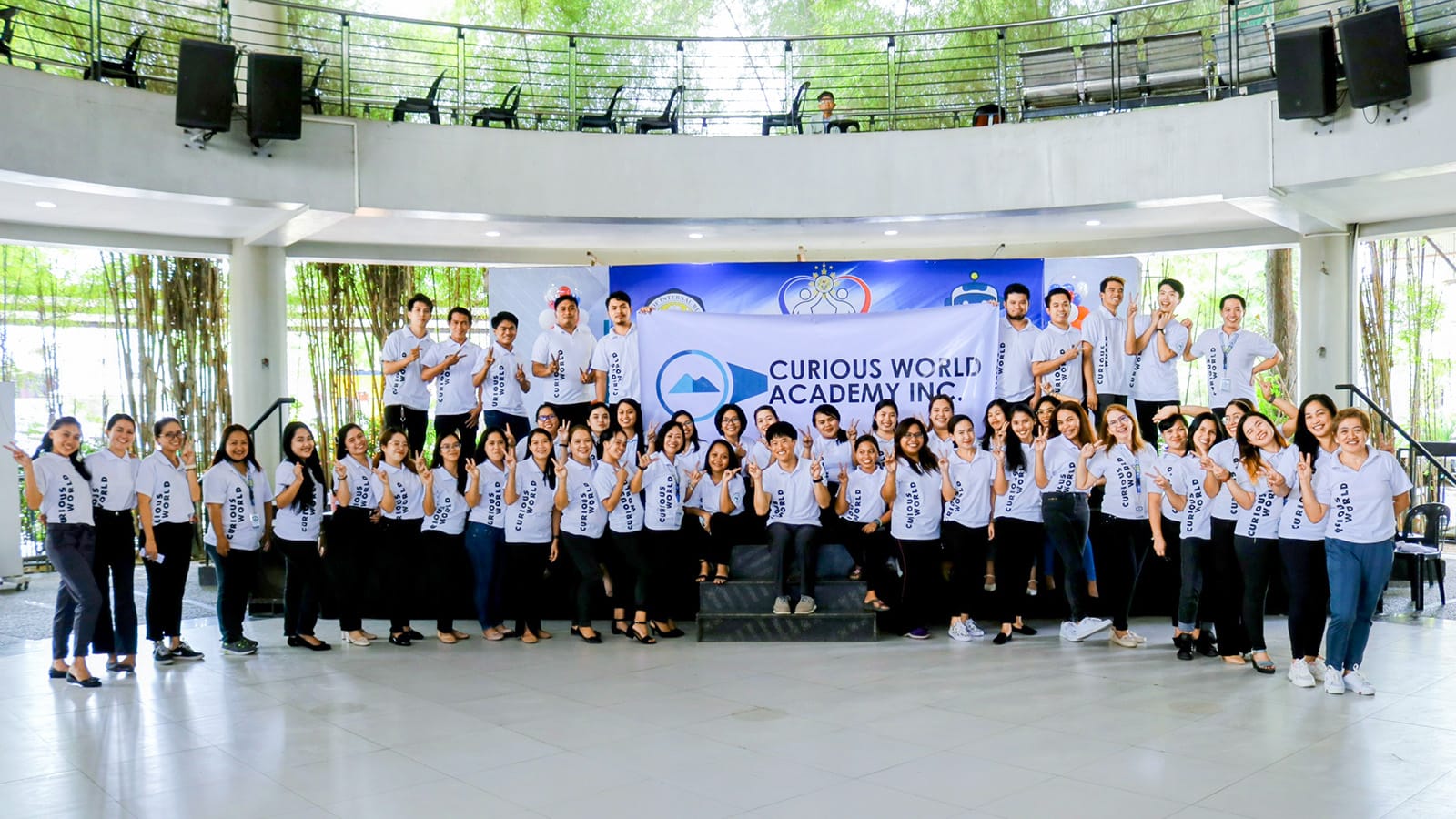 Giáo viên trường Anh ngữ Curious World Academy