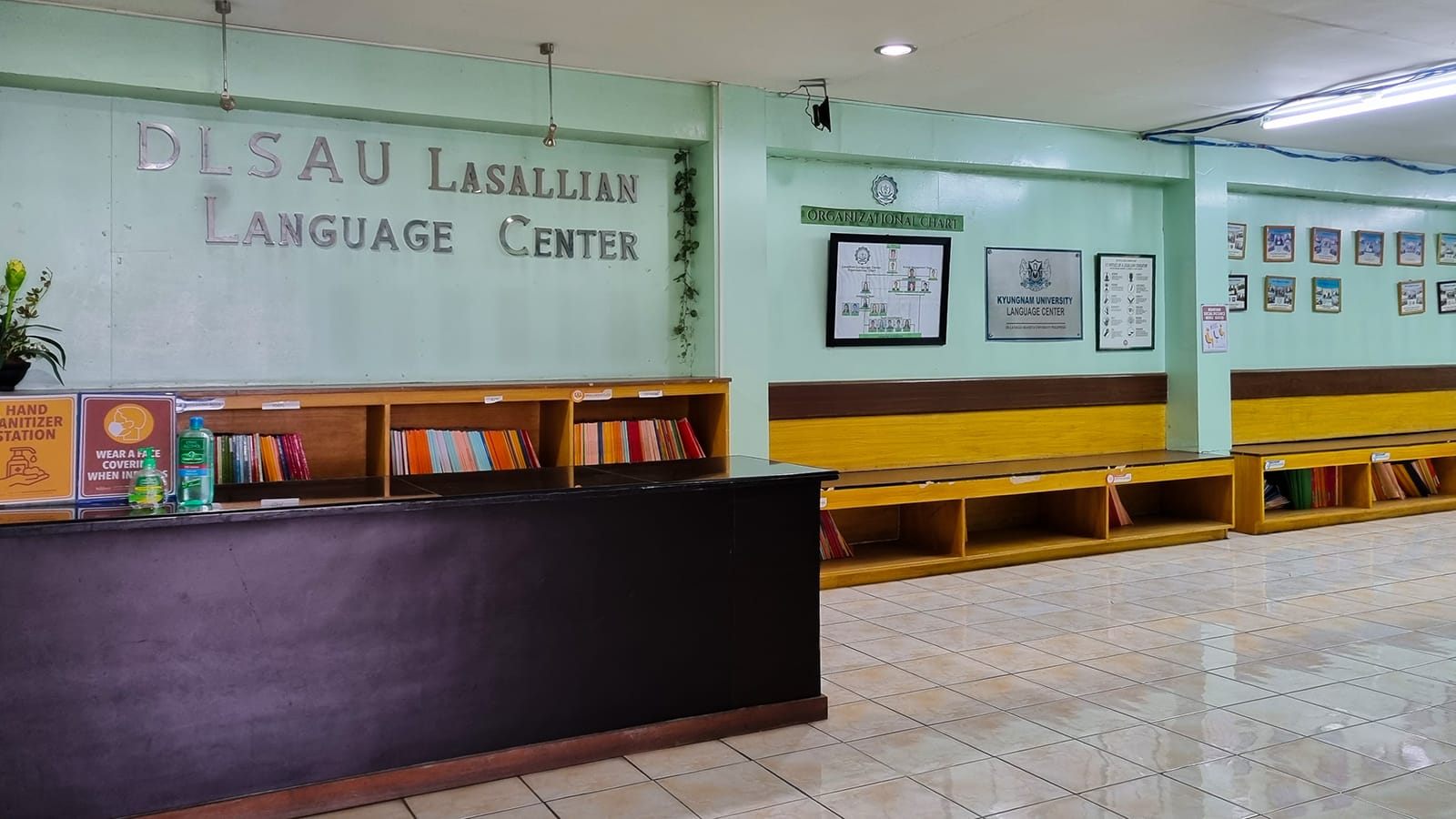 Lobby trung tâm Anh ngữ Lasallian (LLC)