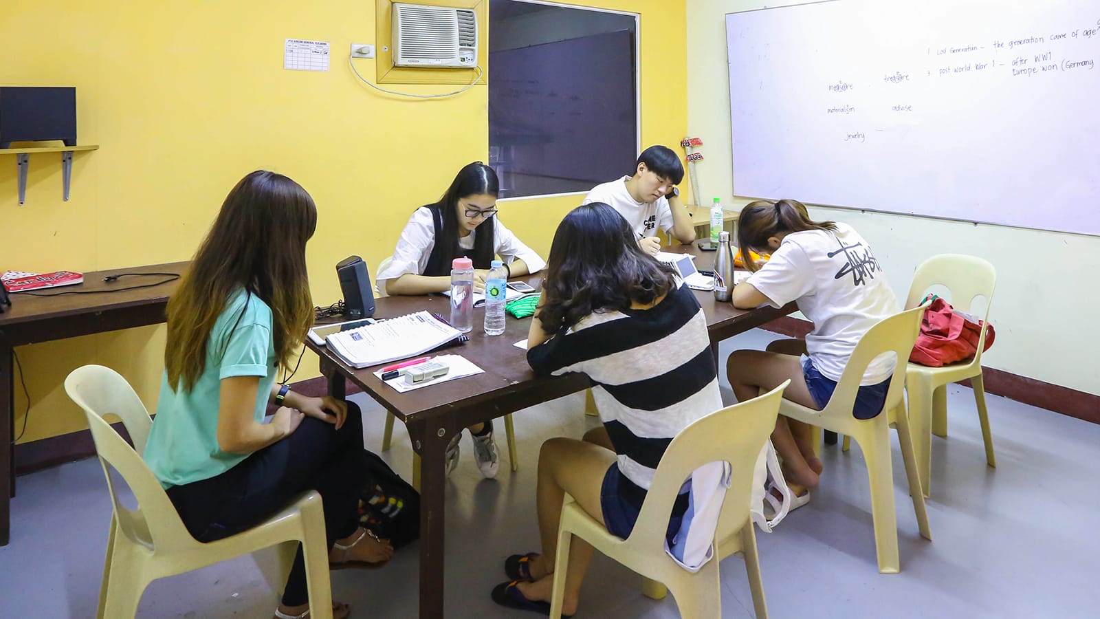 Lớp học nhóm trường Anh ngữ SMEAG (Capital Campus)