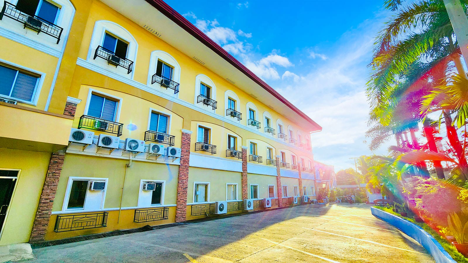 Building trường Anh ngữ BTES