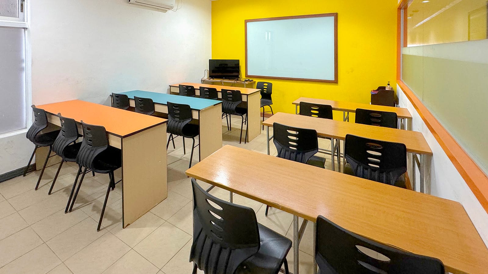 Phòng học nhóm trường Anh ngữ BTES