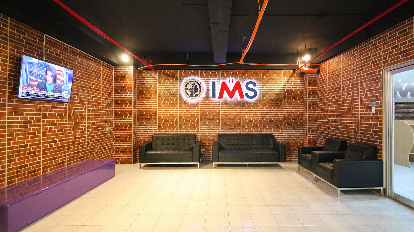 Lobby trường Anh Ngữ IMS